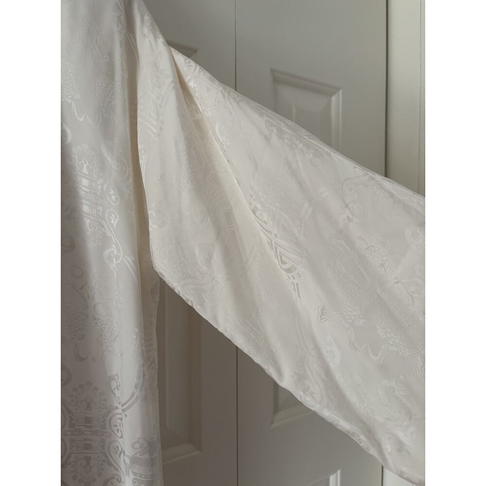 Artistic Palace Women's Silk White Embroidered Robe L - Picture 9 of 10